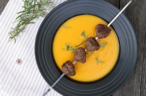 Morotssoppa med lammköttbullar